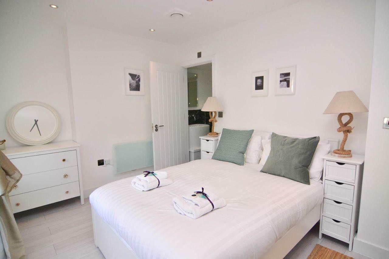 Apartment Wharf - Macarena Apartments Londen Buitenkant foto