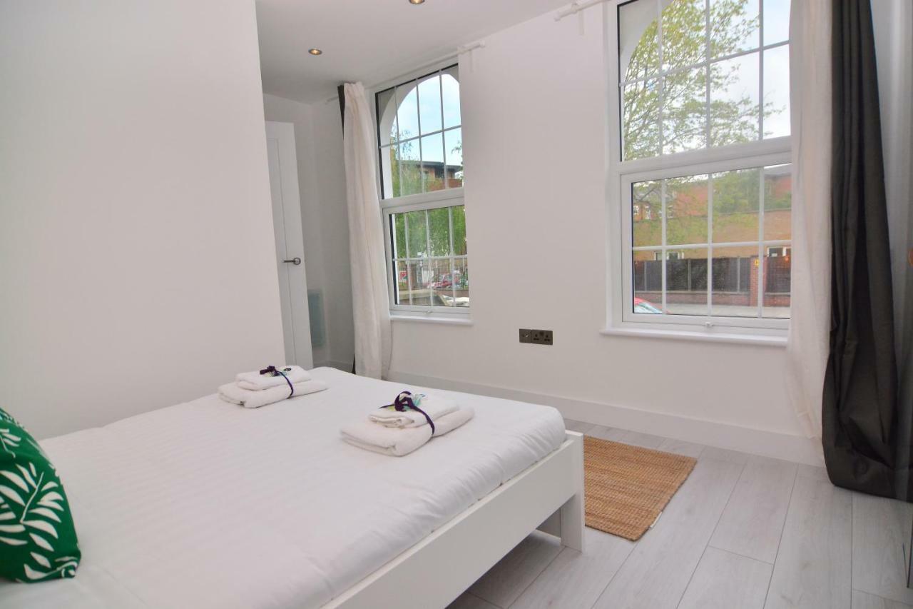 Apartment Wharf - Macarena Apartments Londen Buitenkant foto