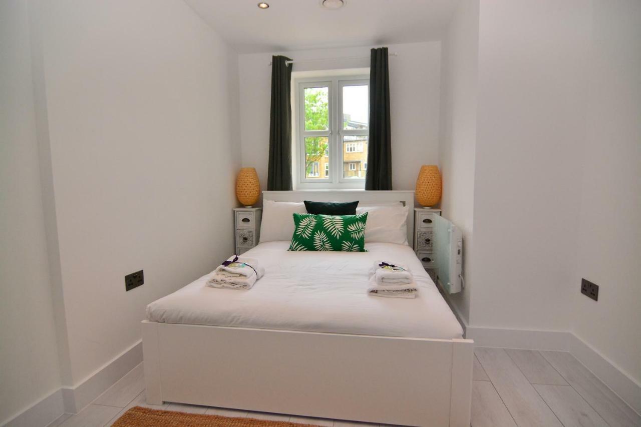 Apartment Wharf - Macarena Apartments Londen Buitenkant foto