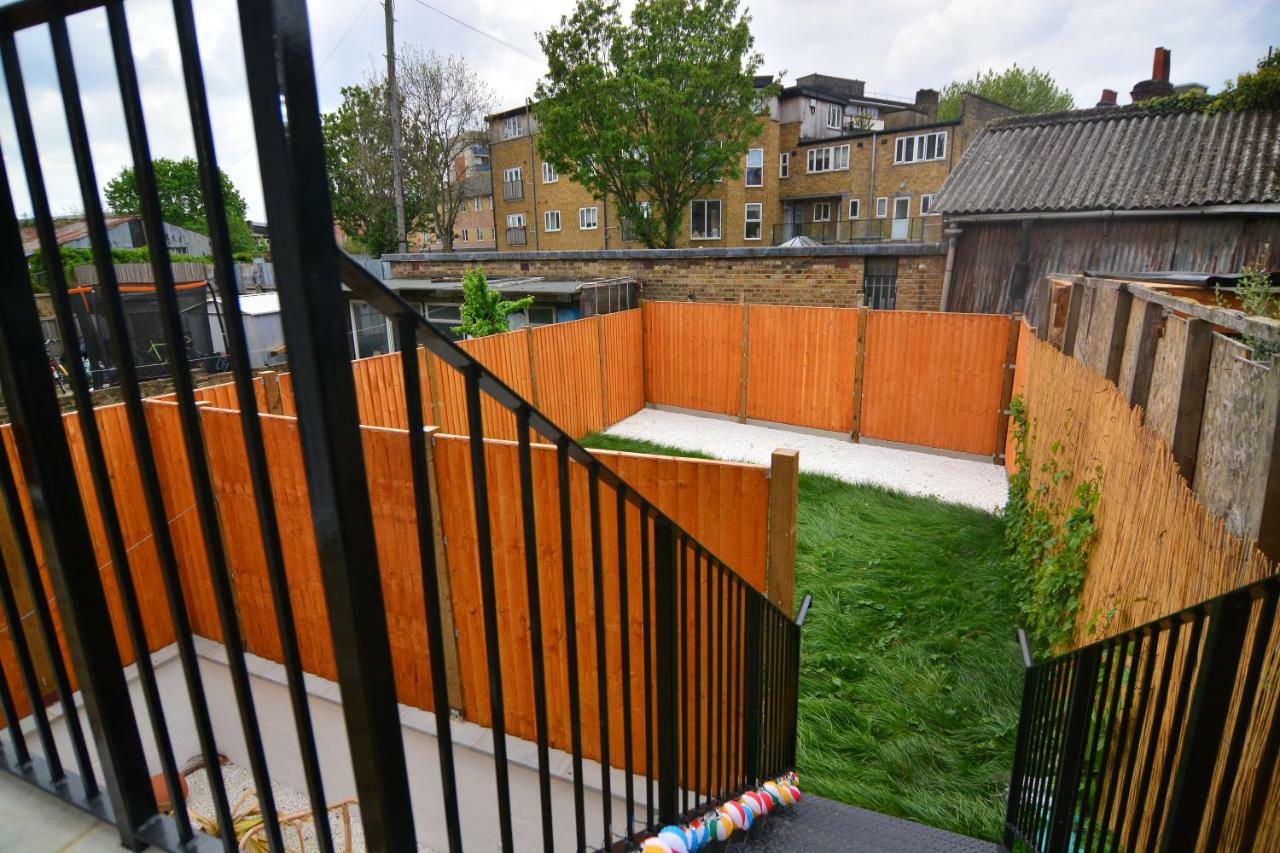 Apartment Wharf - Macarena Apartments Londen Buitenkant foto