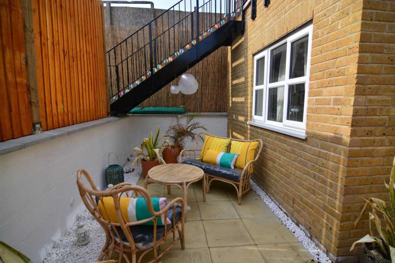 Apartment Wharf - Macarena Apartments Londen Buitenkant foto