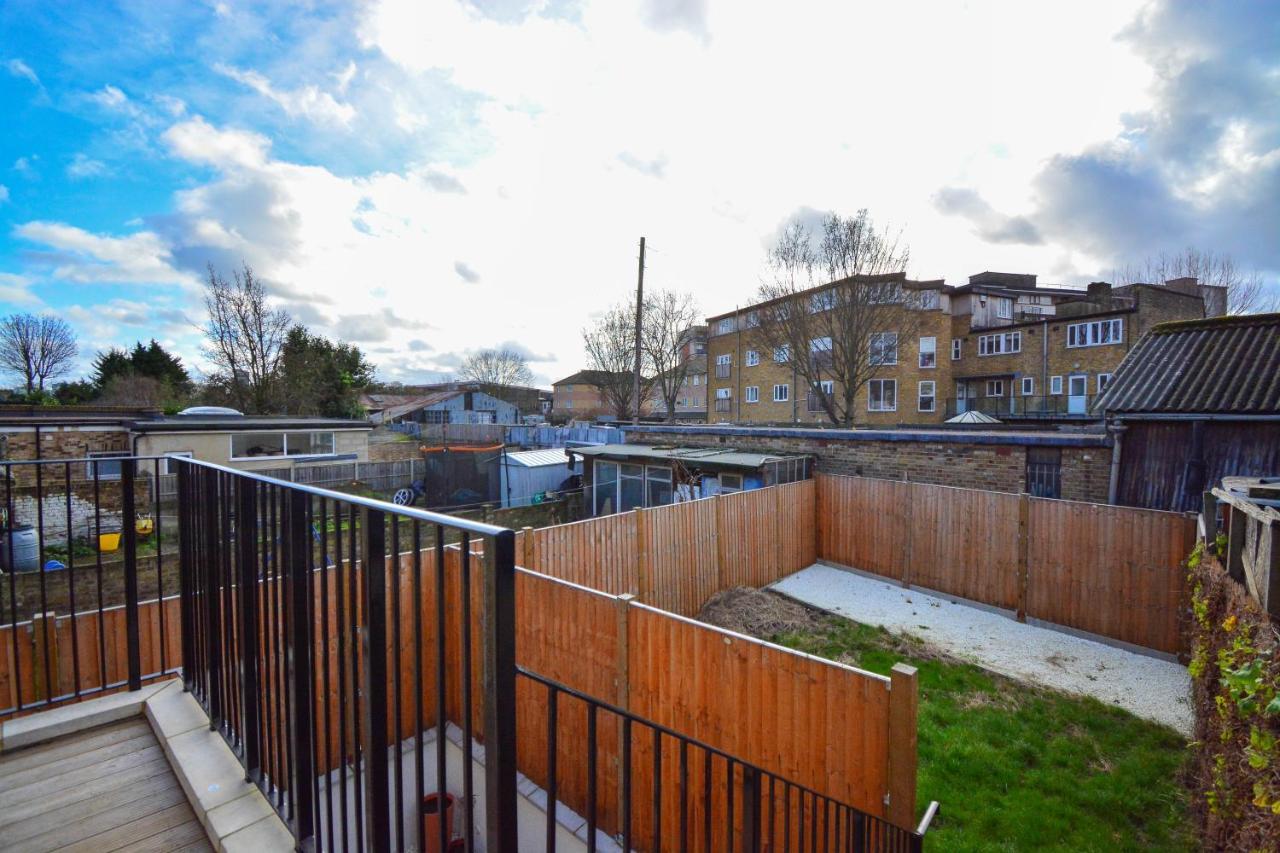 Apartment Wharf - Macarena Apartments Londen Buitenkant foto