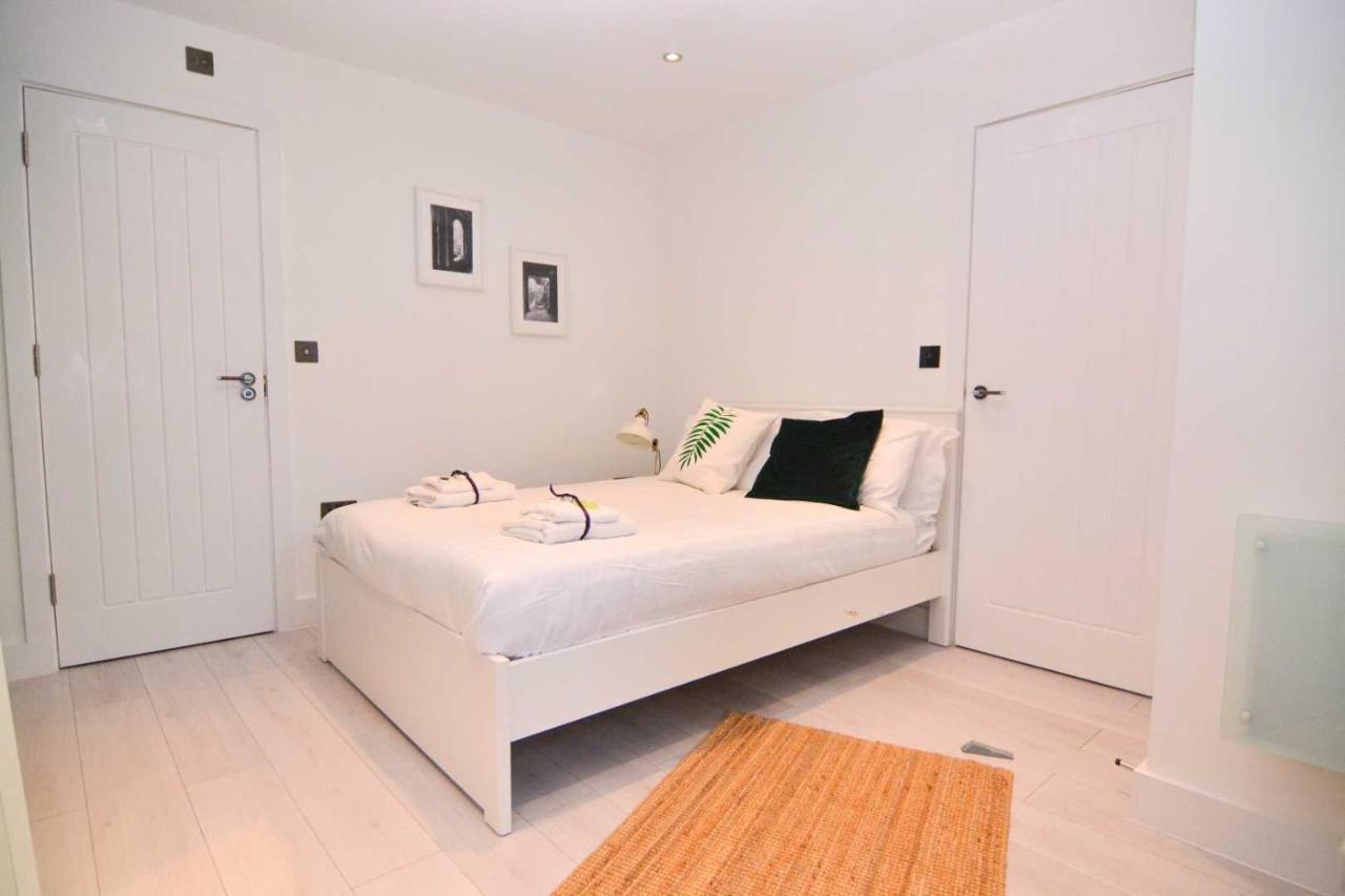 Apartment Wharf - Macarena Apartments Londen Buitenkant foto