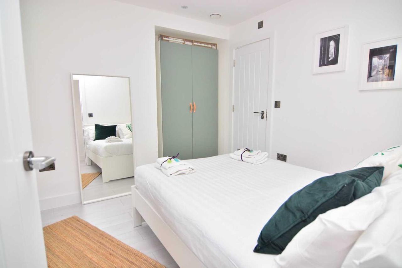 Apartment Wharf - Macarena Apartments Londen Buitenkant foto